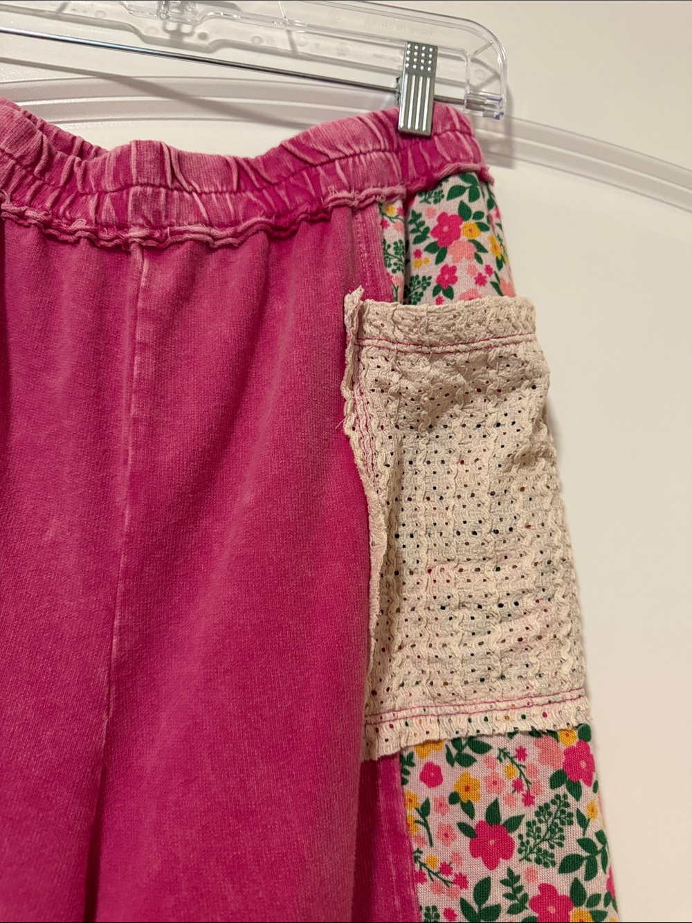 Boho Wide-Leg Floral Panel Pink Pants with Pockets - Picture 3 of 10